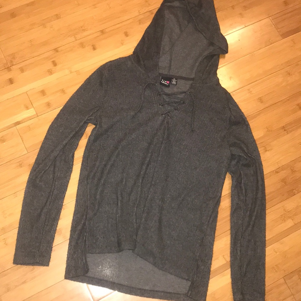 Long sleeve grey hooded top